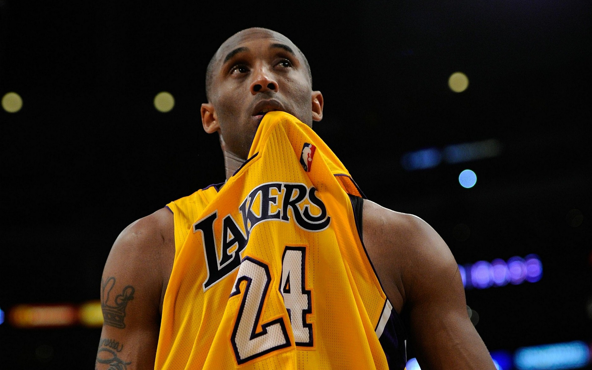 费城人队核心舒瓦伯（Kyle Schwarber）以 5 年 1.5 亿美元重返费城，冲击 2026 冠军